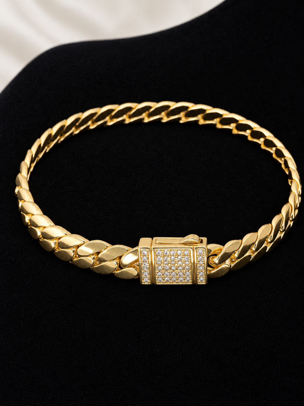 14K Gold Filled Iced-Clasp Cuban Bracelet detail view 3 - Kii's Fine Jewelry