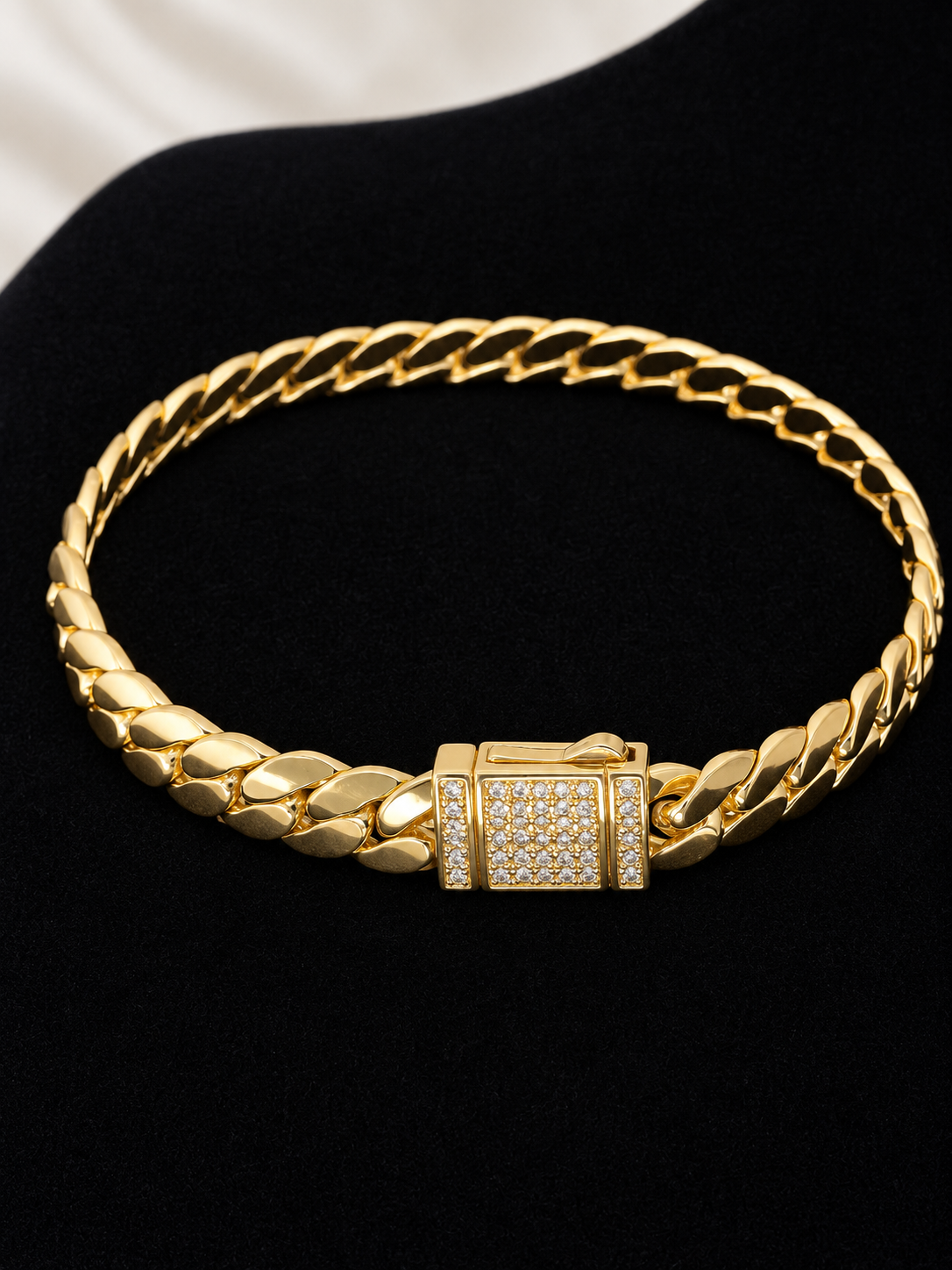 14K Gold Filled Iced-Clasp Cuban Bracelet detail view 3 - Kii's Fine Jewelry